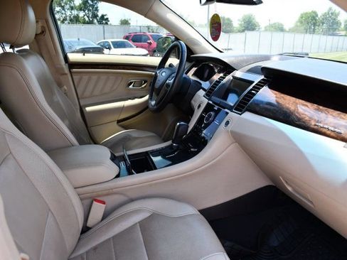 Used 2019 Ford Taurus Limited FWD image 30