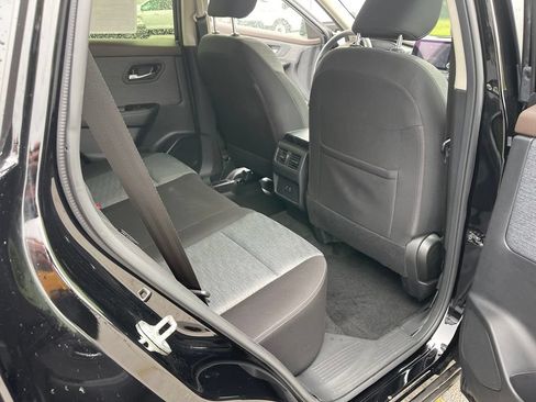 Used 2023 Nissan Rogue SV AWD/4WD image 17