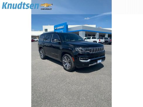 Used 2022 Jeep Grand Wagoneer Series III w/ Flexible Seating Group AWD/4WD image 1