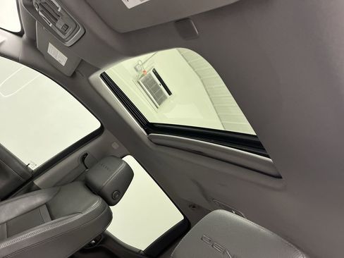Used 2022 GMC Sierra 1500 Denali w/ Denali Reserve Package image 7