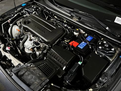 Used 2025 Honda Civic Sport image 11