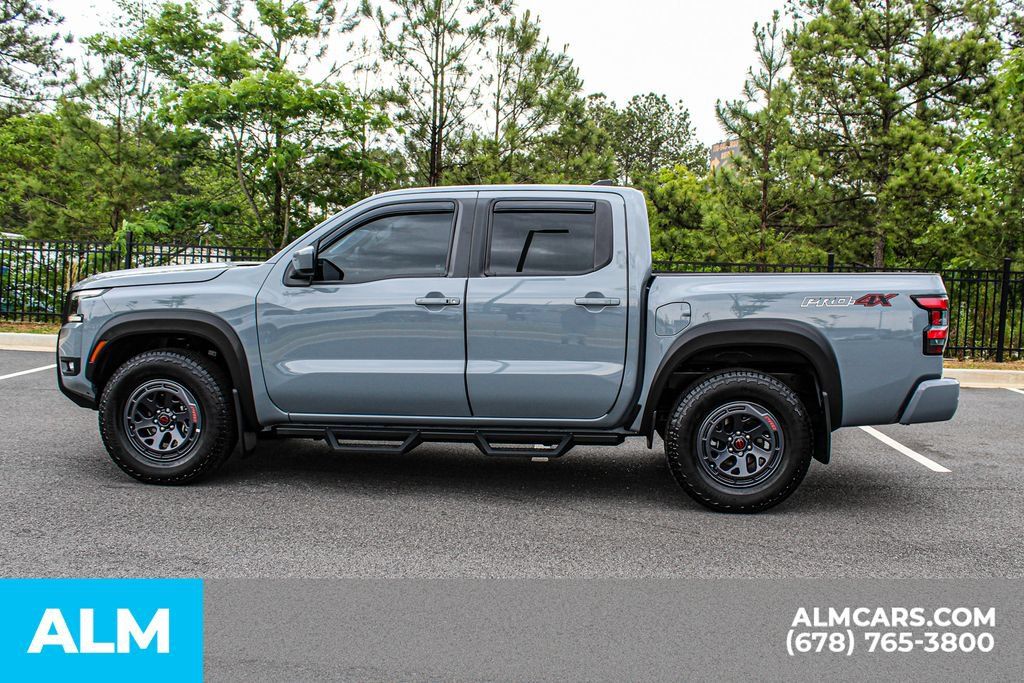 Used 2025 Nissan Frontier PRO-4X AWD/4WD image 8