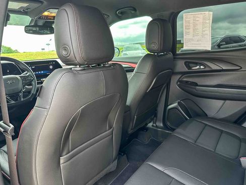 Used 2024 Chevrolet TrailBlazer RS w/ Convenience Package FWD image 17