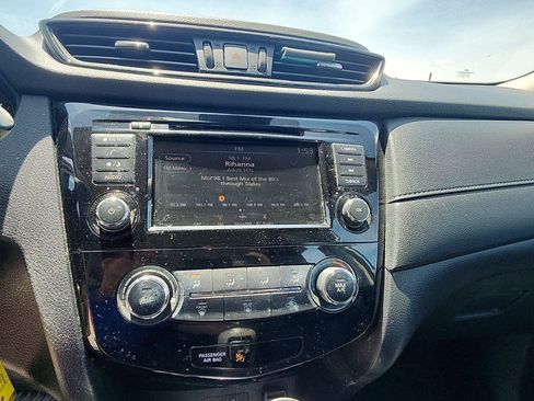 Used 2020 Nissan Rogue S AWD/4WD image 14
