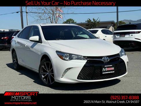 Used 2015 Toyota Camry XSE w/ Moonroof Package FWD image 1