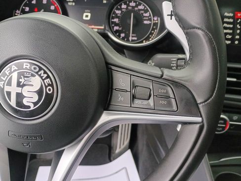 Used 2017 Alfa Romeo Giulia AWD image 33