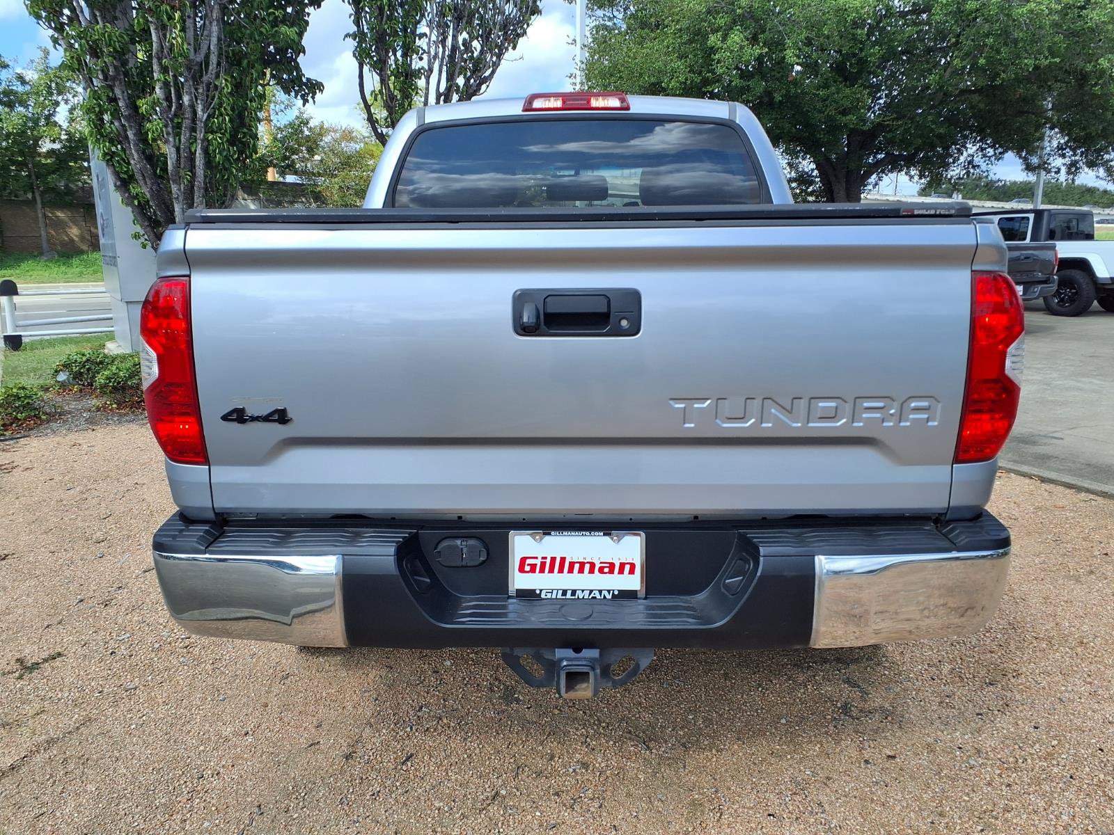 Used 2017 Toyota Tundra SR5 w/ SR5 Upgrade Package AWD/4WD image 17
