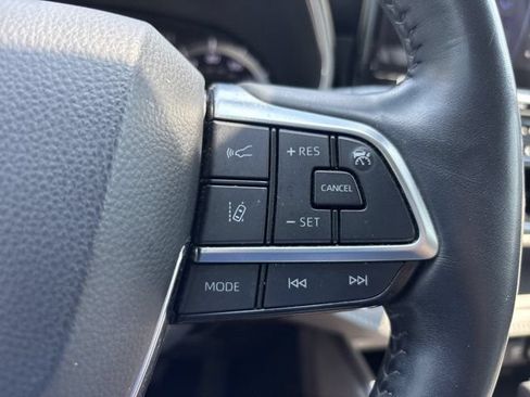 Used 2021 Toyota Highlander Platinum AWD/4WD image 32