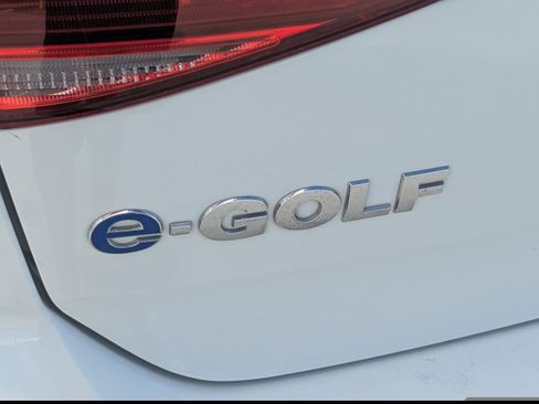 Used 2019 Volkswagen e-Golf SE w/ Driver Assistance Package image 11