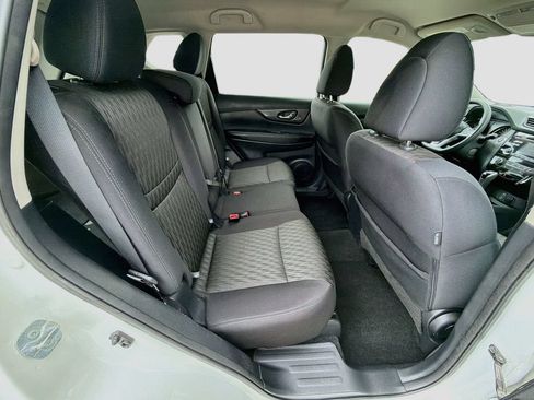 Used 2017 Nissan Rogue SV FWD image 28