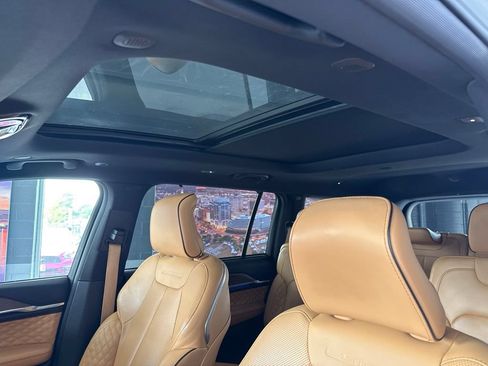 Used 2023 Jeep Grand Cherokee L Summit w/ Luxury Tech Group V AWD/4WD image 26