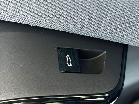 Used 2026 BMW X3 xDrive30 w/ Premium Package image 16