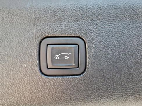 Used 2024 Buick Enclave Premium FWD image 19