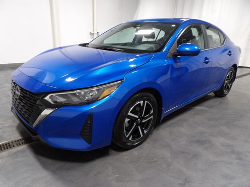 Used 2025 Nissan Sentra SV image 4