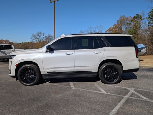 Used 2023 Cadillac Escalade Premium Luxury image 6