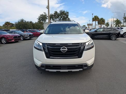 Used 2024 Nissan Pathfinder Platinum w/ Black Appearance Package FWD image 2