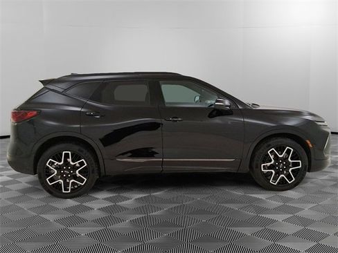 Certified 2023 Chevrolet Blazer RS w/ Driver Confidence II Package image 2