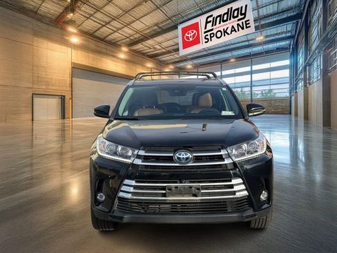Certified 2019 Toyota Highlander Limited Platinum image 2