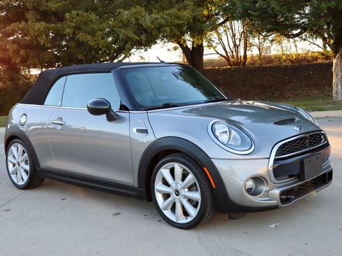 Used 2017 MINI Cooper S image 12