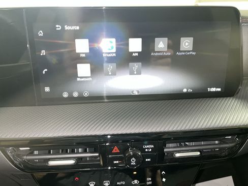Used 2026 Nissan Kicks SR FWD image 18
