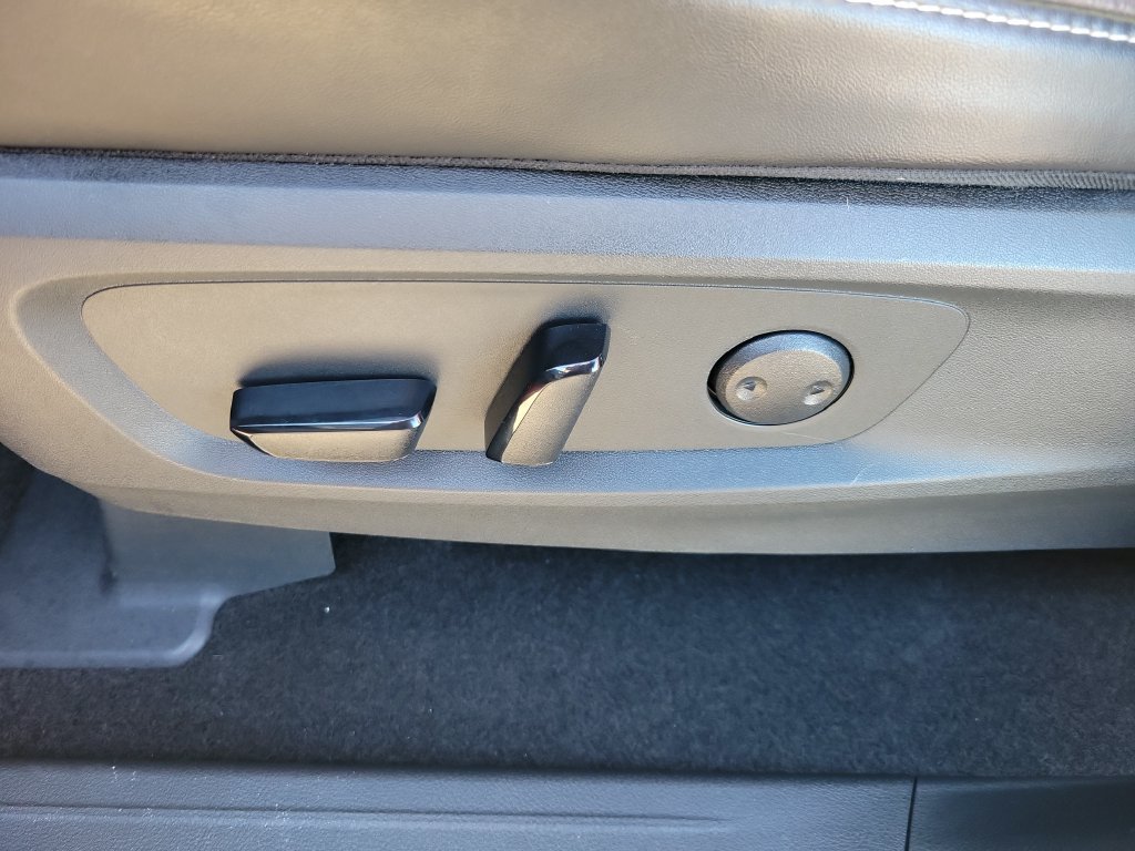 Certified 2024 Nissan Pathfinder Platinum w/ Cargo Package FWD image 18