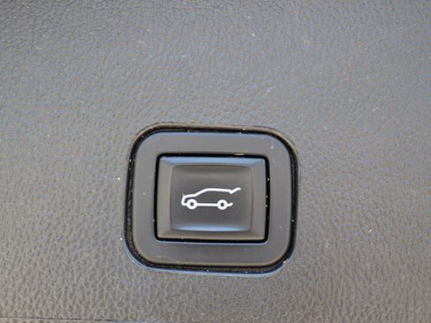 Used 2015 Cadillac SRX Luxury FWD image 43