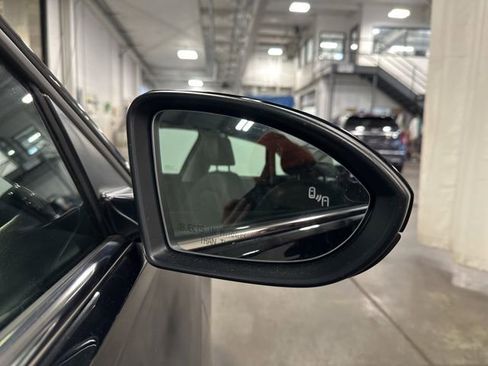 Used 2024 Volkswagen Jetta SE image 32