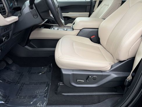 Used 2024 Ford Expedition Max Limited image 18