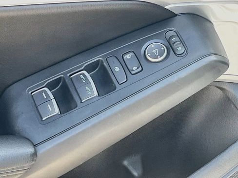 Used 2025 Acura Integra FWD image 17