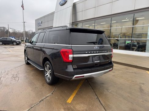 Used 2023 Ford Expedition Max XLT image 3