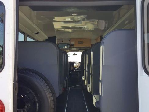 Used 2007 Chevrolet Express 3500 w/ School Bus Package RWD image 18