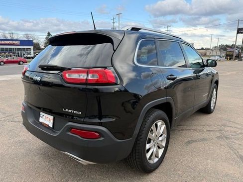 Used 2017 Jeep Cherokee Limited AWD/4WD image 5