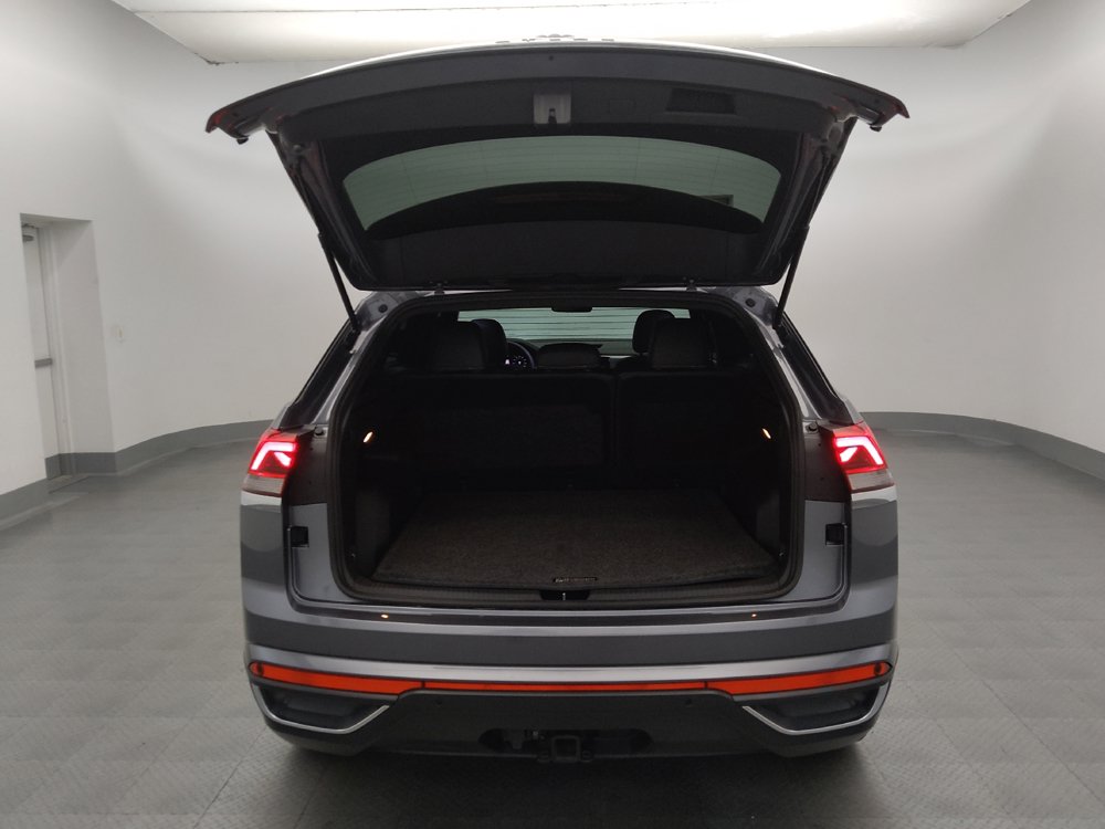 Used 2022 Volkswagen Atlas Cross Sport SE FWD image 29
