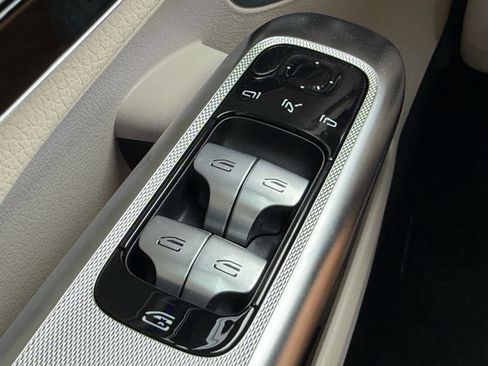 Used 2026 Mercedes-Benz GLC 350e 4MATIC image 22