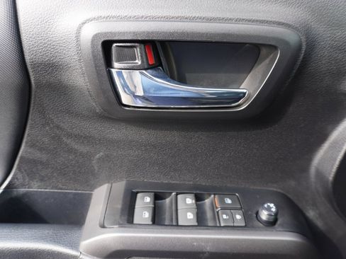 Used 2023 Toyota Tacoma TRD Sport image 9