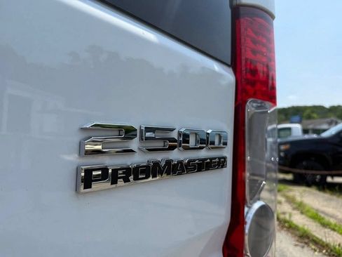 Used 2025 RAM ProMaster 2500 w/ U-Haul Equipment Group FWD image 22