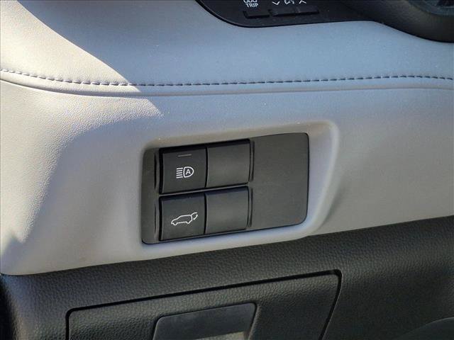 Used 2020 Toyota Highlander XLE AWD/4WD image 15