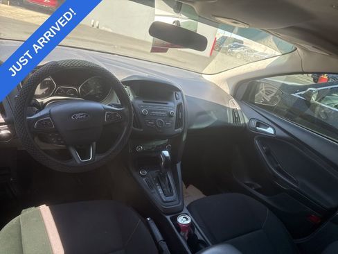 Used 2016 Ford Focus SE w/ SE Sport Package image 5