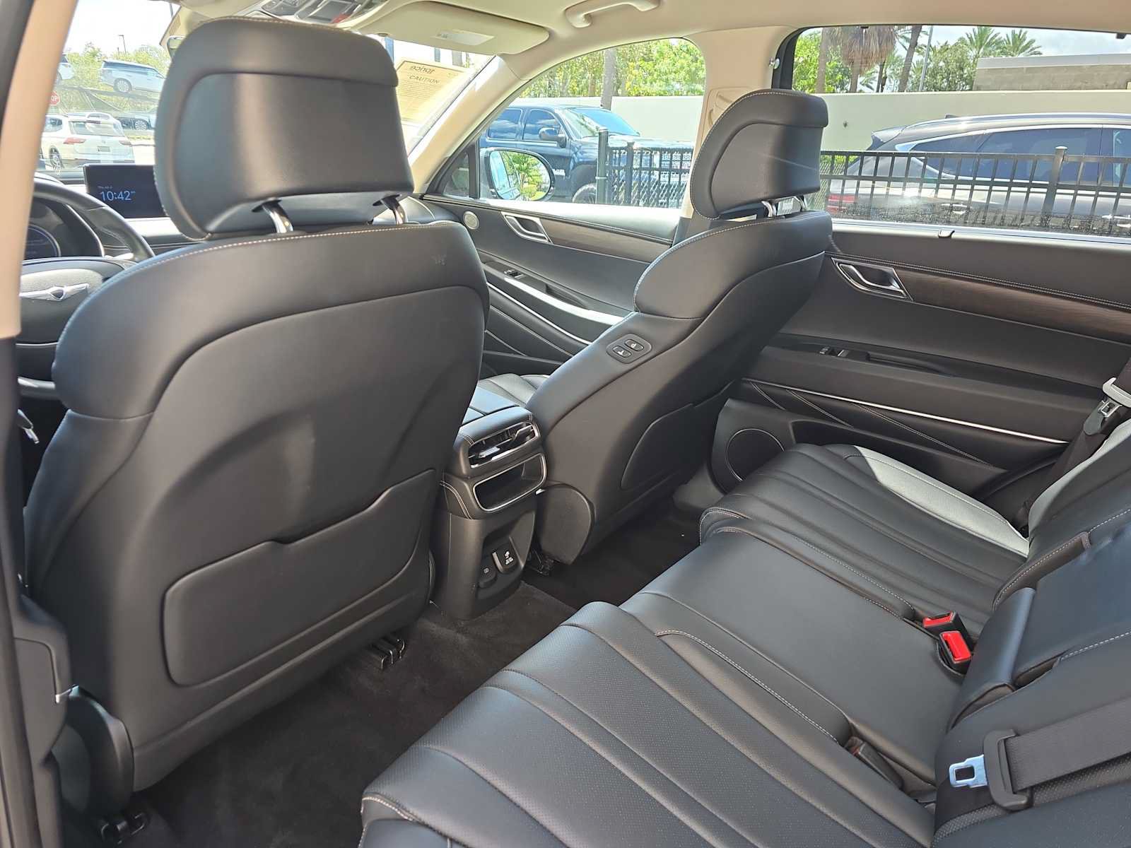 Used 2024 Genesis GV80 2.5T AWD/4WD image 12