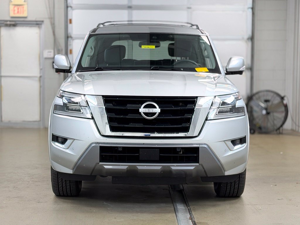 Used 2022 Nissan Armada SL w/ Captain's Chairs Package AWD/4WD image 2