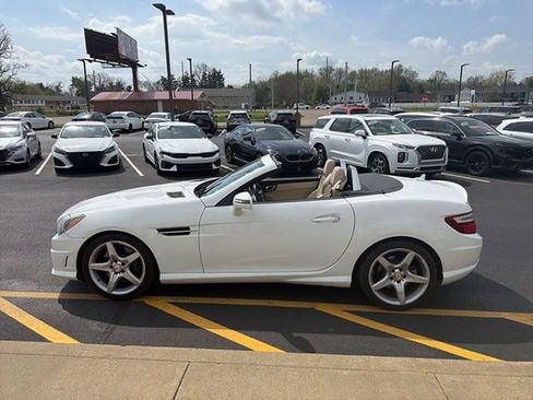 Used 2015 Mercedes-Benz SLK 250 image 17