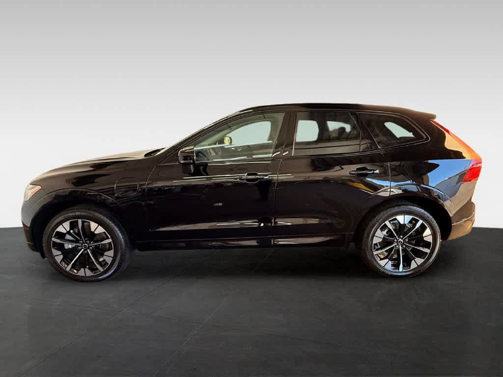 Used 2026 Volvo XC60 T8 Plus w/ Climate Package AWD/4WD image 3