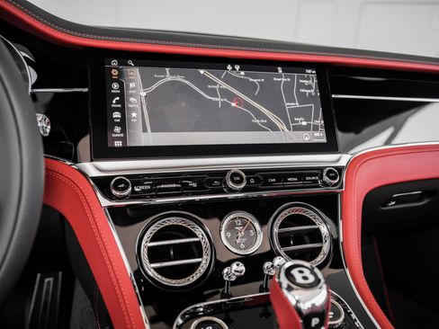 Used 2023 Bentley Continental GT V8 image 28