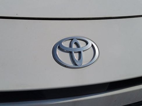 Used 2025 Toyota Camry SE FWD image 5