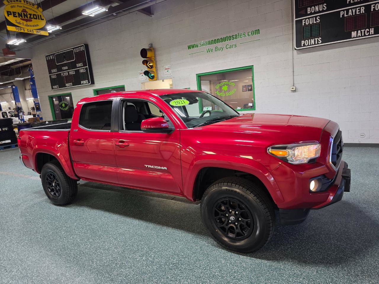 Used 2021 Toyota Tacoma SR5 AWD/4WD image 4
