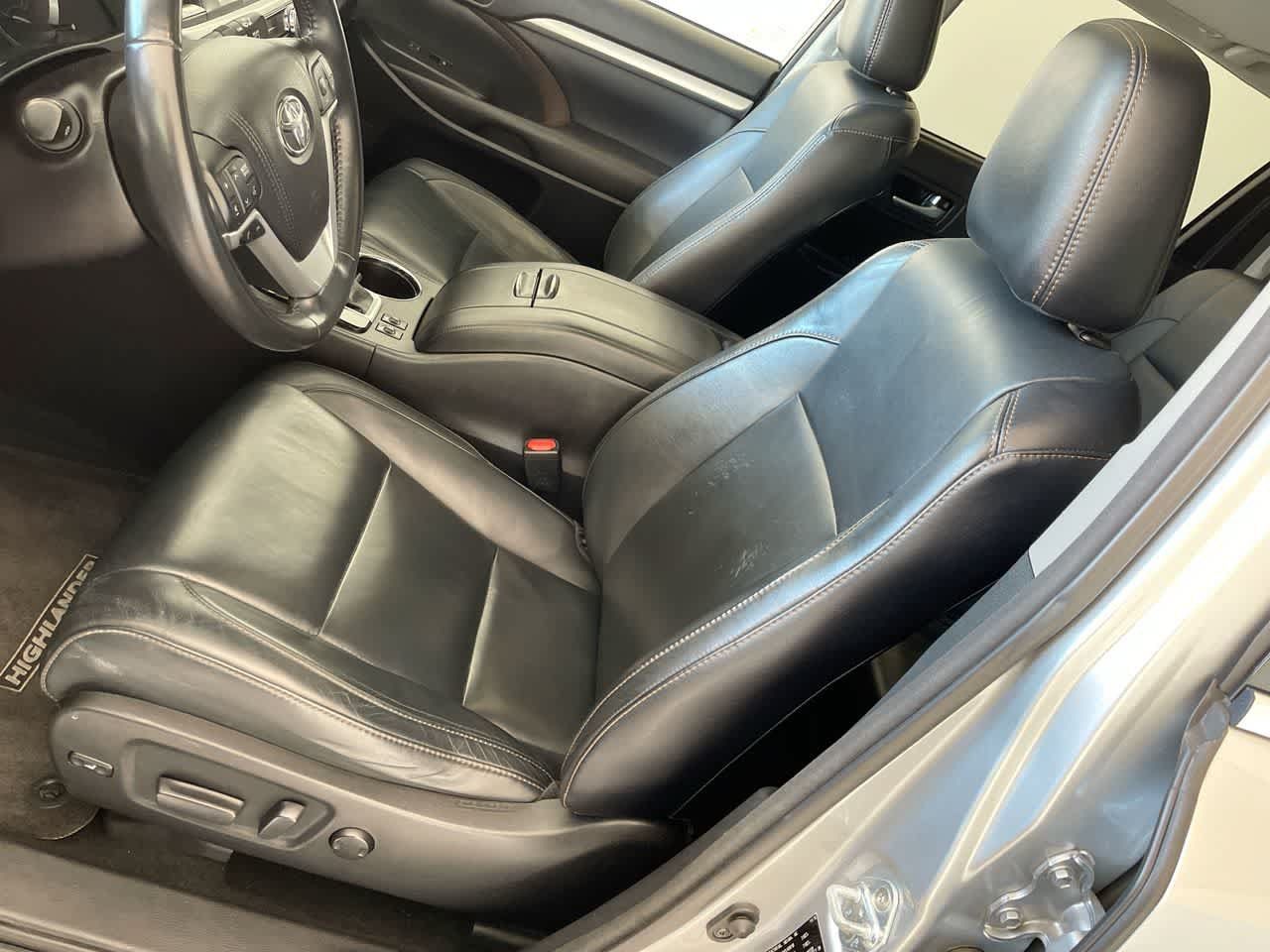 Used 2017 Toyota Highlander XLE AWD/4WD image 11