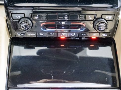 Certified 2023 Jeep Grand Cherokee L Limited w/ Black Appearance Package image 18