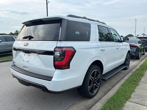 Used 2019 Ford Expedition Limited w/ Equipment Group 303A AWD/4WD image 3