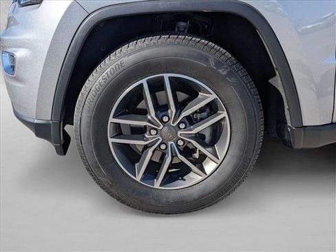 Used 2019 Jeep Grand Cherokee Limited image 26