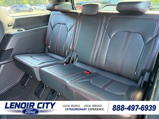 Used 2024 Ford Expedition Limited AWD/4WD image 12